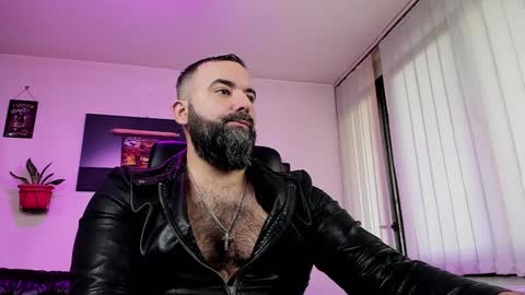 Snapshot of misterlov3r chatting on December 20, 2024, 10:38 am misterlov3r online show from December 20, 2024, 10:38 am