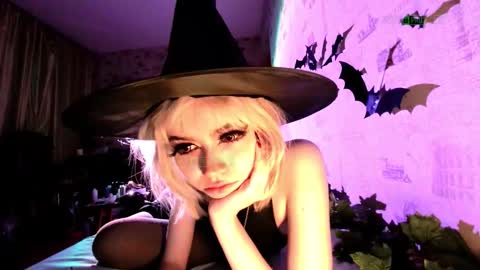 mistr_daria_femdom online show from October 28, 2025, 7:38 pm