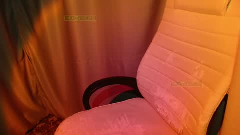 mistr_daria_femdom online show from April 10, 2026, 10:03 pm