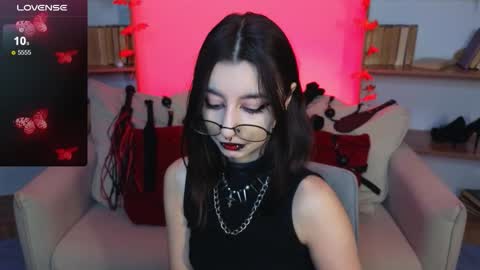 Marcelline online show from October 10, 2025, 9:52 am
