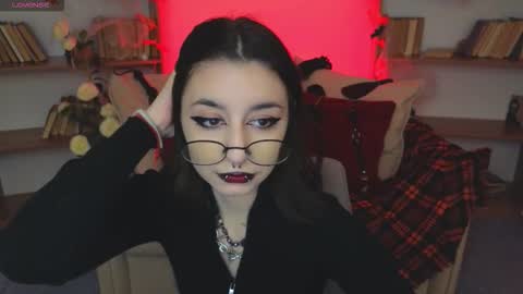 Snapshot of mistress__marcelline chatting on October 18, 2025, 9:21 am Marcelline online show from October 18, 2025, 9:21 am