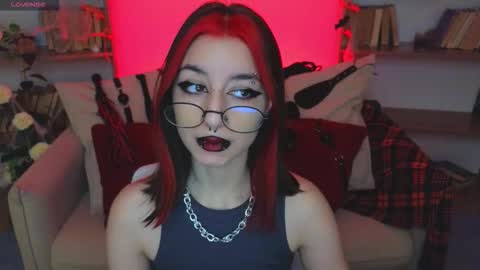 Snapshot of mistress__marcelline chatting on October 22, 2025, 7:08 am Marcelline online show from October 22, 2025, 7:08 am