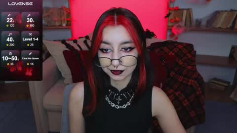 Snapshot of mistress__marcelline chatting on October 29, 2025, 9:44 am Marcelline online show from October 29, 2025, 9:44 am