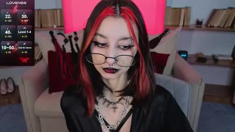 Snapshot of mistress__marcelline chatting on November 16, 2025, 11:05 am Marcelline online show from November 16, 2025, 11:05 am