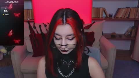 Snapshot of mistress__marcelline chatting on November 19, 2025, 10:15 am Marcelline online show from November 19, 2025, 10:15 am