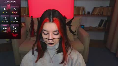 Snapshot of mistress__marcelline chatting on November 28, 2025, 10:51 am Marcelline online show from November 28, 2025, 10:51 am