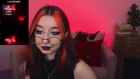 Snapshot of mistress__marcelline chatting on December 17, 2025, 9:48 am Marcelline online show from December 17, 2025, 9:48 am