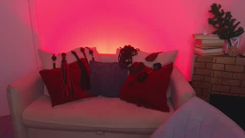 Snapshot of mistress__marcelline chatting on December 18, 2025, 10:10 am Marcelline online show from December 18, 2025, 10:10 am