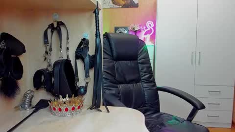 Mistress Kristi online show from November 5, 2025, 8:31 pm