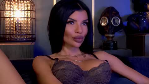 Elenia online show from October 2, 2025, 12:34 pm