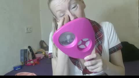 mistressmilly32 online show from January 19, 2026, 8:51 am