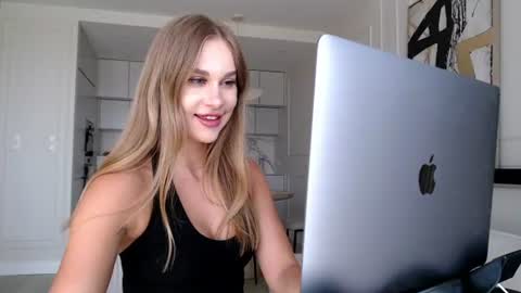 mistressuniverse online show from July 28, 2026, 12:48 pm