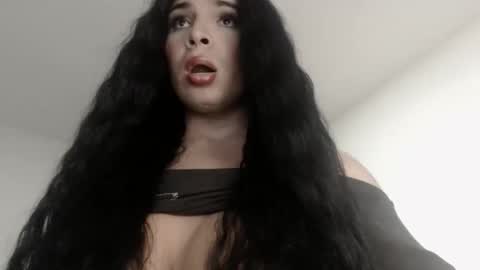 ALICE MADANE online show from October 8, 2025, 5:16 am