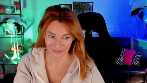 Snapshot of mistybarnes chatting on December 4, 2024, 8:34 am MistyBarnes NONUDE MODEL online show from December 4, 2024, 8:34 am