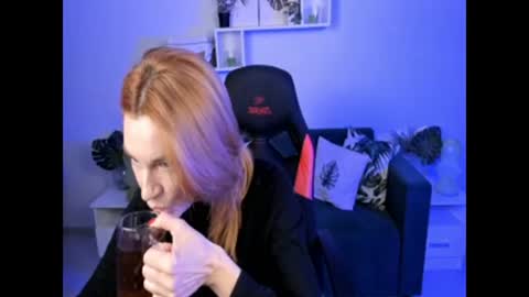 Snapshot of mistybarnes chatting on December 9, 2024, 9:17 am MistyBarnes NONUDE MODEL online show from December 9, 2024, 9:17 am