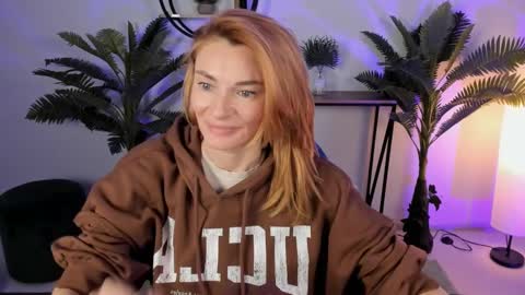 Snapshot of mistybarnes chatting on December 23, 2024, 8:44 am MistyBarnes NONUDE MODEL online show from December 23, 2024, 8:44 am