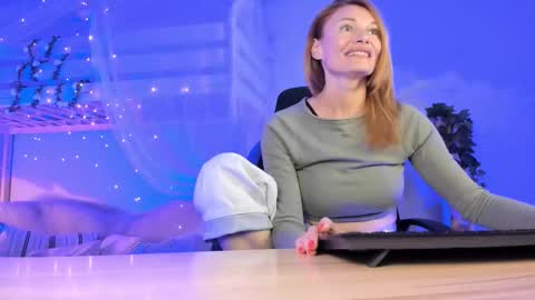 Snapshot of mistybarnes chatting on September 12, 2025, 2:50 pm MistyBarnes NONUDE MODEL online show from September 12, 2025, 2:50 pm