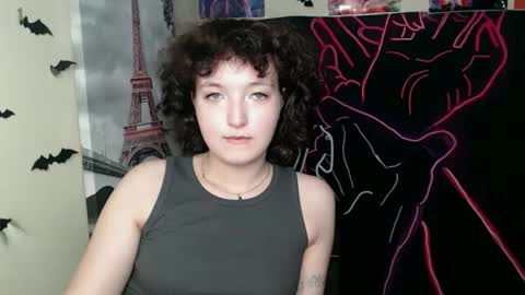 Aria online show from November 3, 2025, 1:51 am