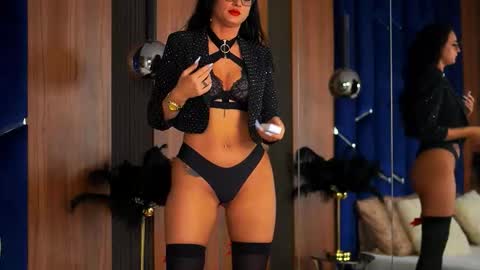 Romina online show from October 9, 2025, 9:02 pm
