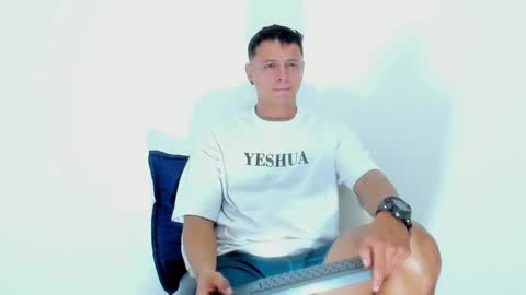 Snapshot of mitchellburns chatting on December 26, 2024, 5:26 am mitchell online show from December 26, 2024, 5:26 am