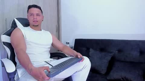 Snapshot of mitchellburns chatting on November 9, 2025, 7:56 pm mitchell online show from November 9, 2025, 7:56 pm