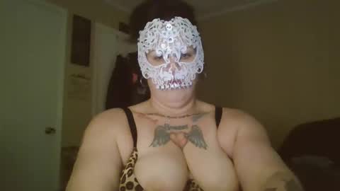 Snapshot of mitchie2824 chatting on November 22, 2025, 12:42 am mitchie2824 online show from November 22, 2025, 12:42 am