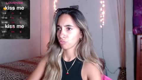 mitchwilson1 online show from October 16, 2025, 10:33 pm