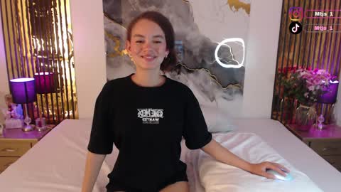 Mtica Brennet online show from April 7, 2026, 4:24 am