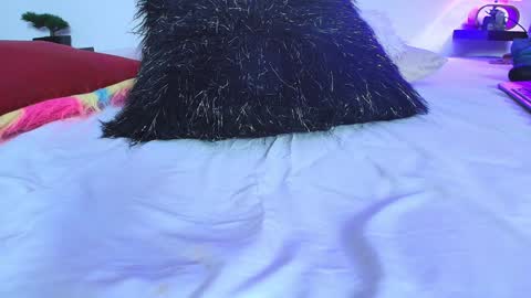 Snapshot of miwa_cutte chatting on December 18, 2024, 2:21 am Miwa online show from December 18, 2024, 2:21 am