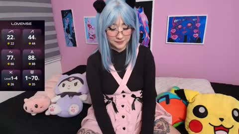 Snapshot of miwaviolet chatting on September 19, 2025, 1:07 am Miwa Violet online show from September 19, 2025, 1:07 am