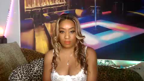 Snapshot of mixedlovers chatting on June 16, 2026, 4:15 am Precious online show from June 16, 2026, 4:15 am