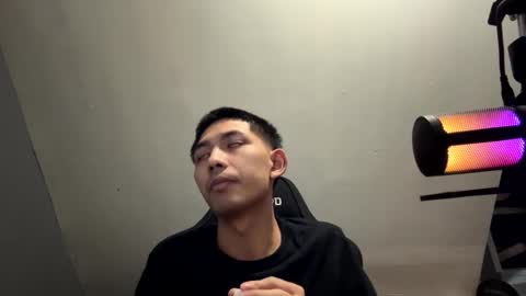 mizukix300 online show from March 25, 2026, 4:40 am