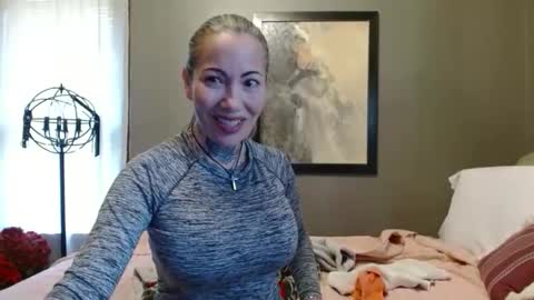 Snapshot of mizxtrix chatting on October 27, 2025, 7:07 pm MizXtrix online show from October 27, 2025, 7:07 pm