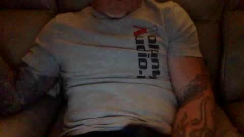 Snapshot of mjg175 chatting on February 12, 2025, 10:35 am SexyRed online show from February 12, 2025, 10:35 am