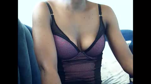 Snapshot of mlle_kali chatting on September 30, 2025, 5:01 am Mlle Kali online show from September 30, 2025, 5:01 am