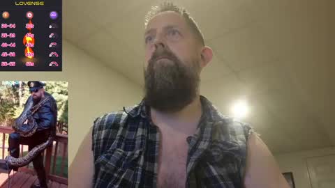 Snapshot of mmazsnake chatting on April 16, 2026, 1:39 am SMOKINsnakeEYEZ online show from April 16, 2026, 1:39 am