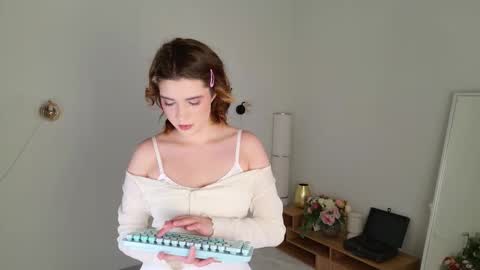 Snapshot of mmm__yes chatting on January 31, 2026, 9:35 pm Michaela online show from January 31, 2026, 9:35 pm