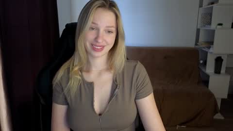 Lili online show from January 3, 2025, 8:10 am