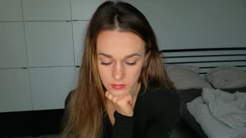 mmminnie online show from December 15, 2025, 1:15 pm