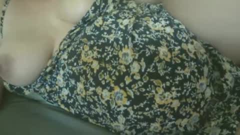 mmmmyesplease1 online show from October 9, 2025, 1:31 pm