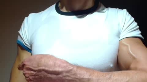 mmuscularman online show from September 24, 2025, 7:01 am