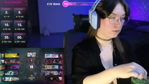 Snapshot of moaning___lisa chatting on October 3, 2025, 10:07 pm to support follow the fanclub online show from October 3, 2025, 10:07 pm