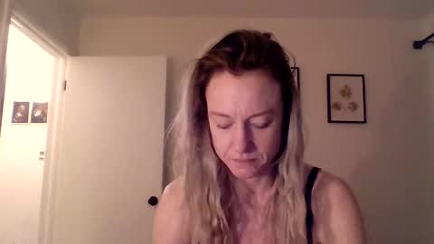 Snapshot of mockingbirds91 chatting on March 28, 2026, 3:39 am mockingbirds91 online show from March 28, 2026, 3:39 am