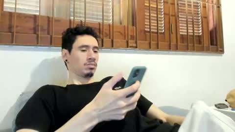 Snapshot of moderdelier chatting on December 31, 2024, 7:40 pm DigBreed online show from December 31, 2024, 7:40 pm