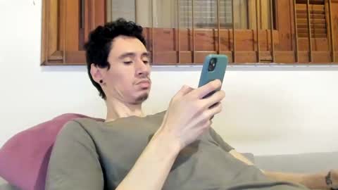 Snapshot of moderdelier chatting on January 31, 2025, 12:17 am DigBreed online show from January 31, 2025, 12:17 am