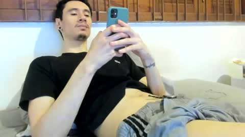 Snapshot of moderdelier chatting on February 15, 2025, 3:52 am DigBreed online show from February 15, 2025, 3:52 am