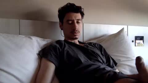 Snapshot of moderdelier chatting on March 5, 2025, 7:17 pm DigBreed online show from March 5, 2025, 7:17 pm