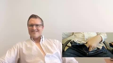 Snapshot of moe_001 chatting on November 6, 2025, 7:59 pm Moe online show from November 6, 2025, 7:59 pm