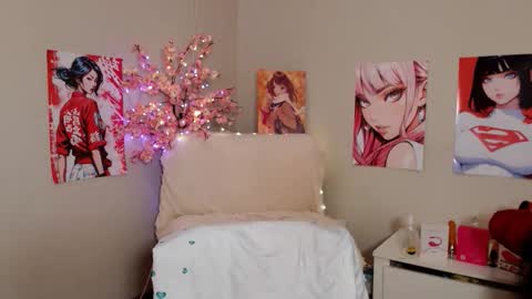 Molly online show from October 14, 2025, 4:35 am