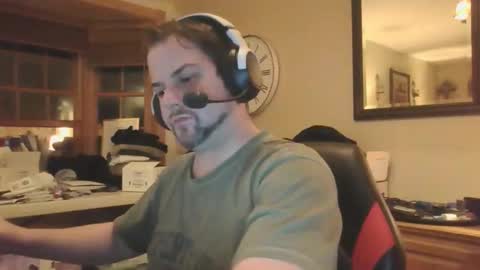 moeschoolnyc online show from December 1, 2025, 11:04 am